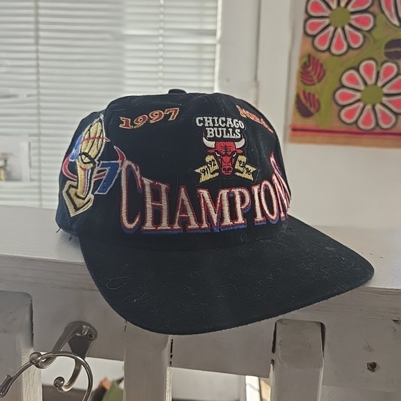Vintage 1997 Chicago Bulls Championship Hat Logo Athletics OS - Picture 2 of 5